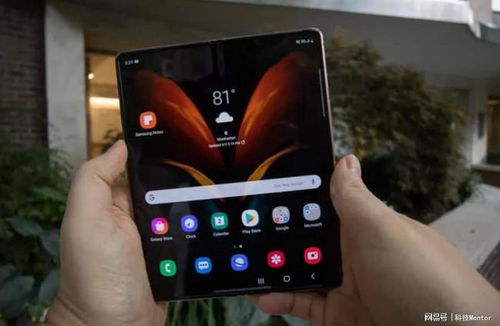 折疊屏新紀(jì)元 三星橫折豎折雙線出擊，自研屏幕與生態(tài)優(yōu)勢(shì)解析